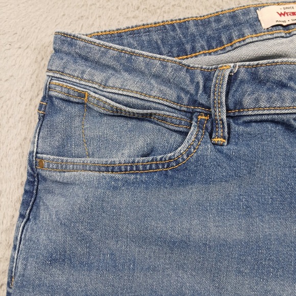 Wrangler High Rise True Straight Jeans Light Wash Women's Size 10x32 EUC - Picture 8 of 16